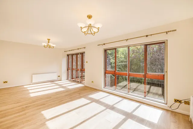 Ashbourne Square, Northwood Fees Apply, HA6, photo 2
