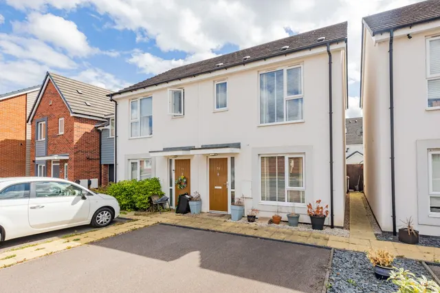 Buckthorn Road, Ravenstone, photo 1