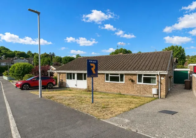 Elliott Close, Frome BA11 2JL, photo 1