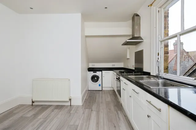 South Street, Eastbourne, BN21, photo 3