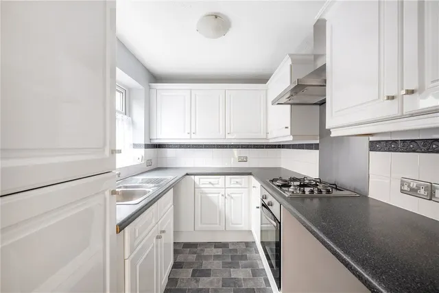 Photo 2 — The Avenue, Beckenham, BR3