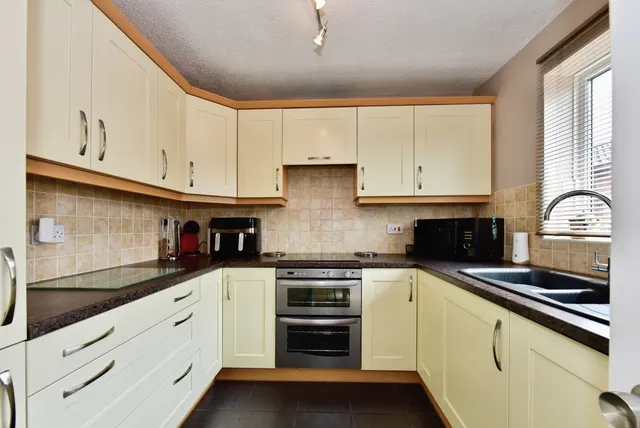 Photo 3 — Nether Oak Close, Sothall, Sheffield, S20