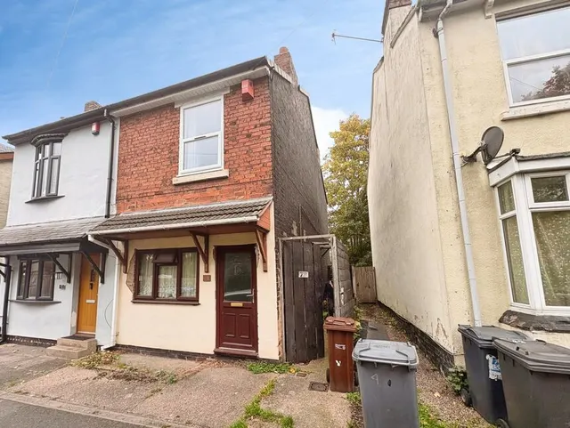 Green Lanes, Bilston, WV14, photo 1