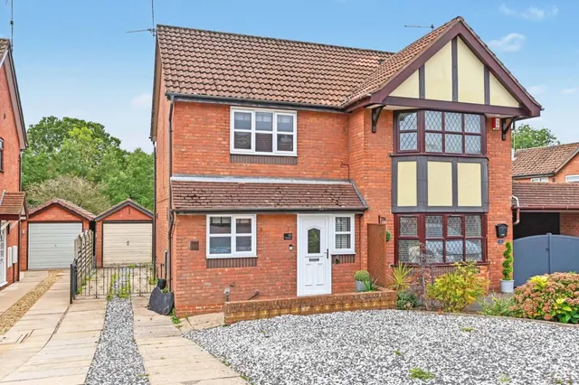 Bircham Walk, Westbury Park, ST5, photo 1