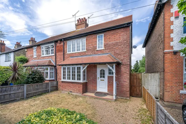 Broad Lane, Hampton, TW12 3BW, photo 1