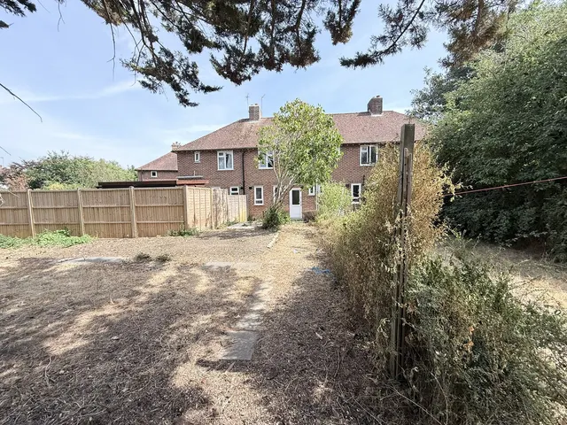 Bramber Road, Chichester, PO19, photo 3