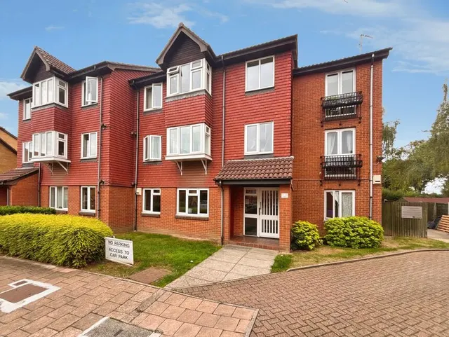Sterling Gardens, London, SE14, photo 1
