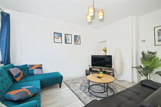 Photo 2 — Pengam Road, Cardiff, CF24