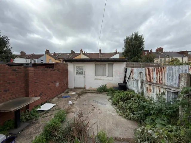 Photo 3 — Oswald Road , Southall, Middlesex