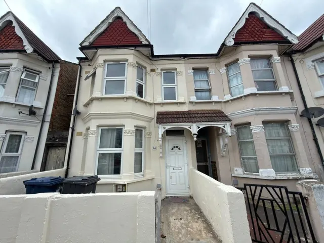 Oswald Road , Southall, Middlesex, photo 1