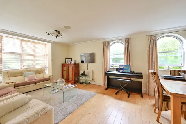 17 Keble Place, London, photo 1