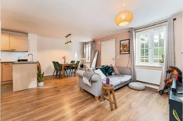 Meadow Lane, Newmarket, CB8, photo 3