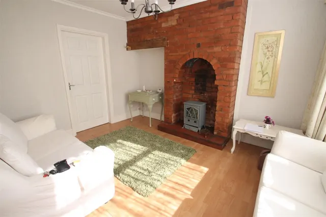 Stourbridge Road, Halesowen, photo 3