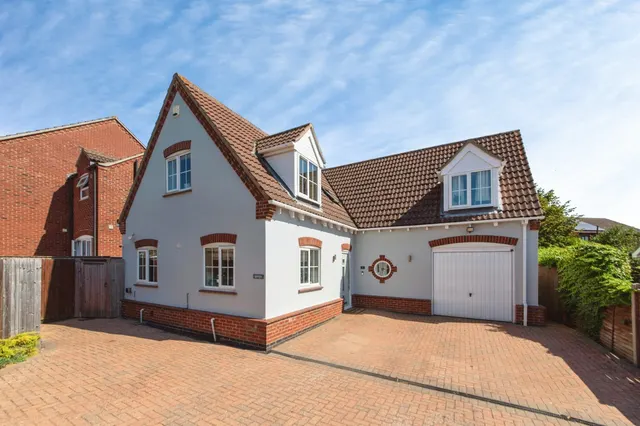 Six House Bank, West Pinchbeck, Spalding, photo 1