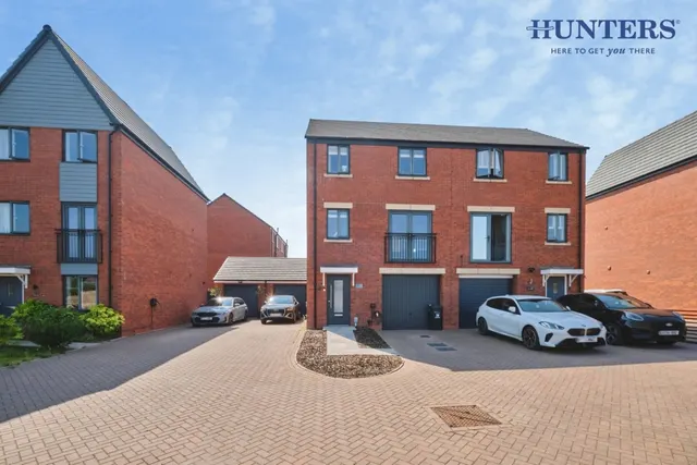 Mullarkey Drive, Lichfield, photo 1
