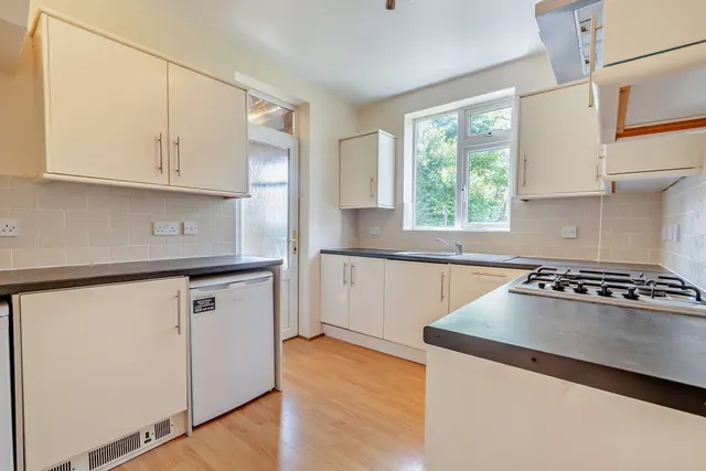Chandos Road, Pinner, HA5, photo 2