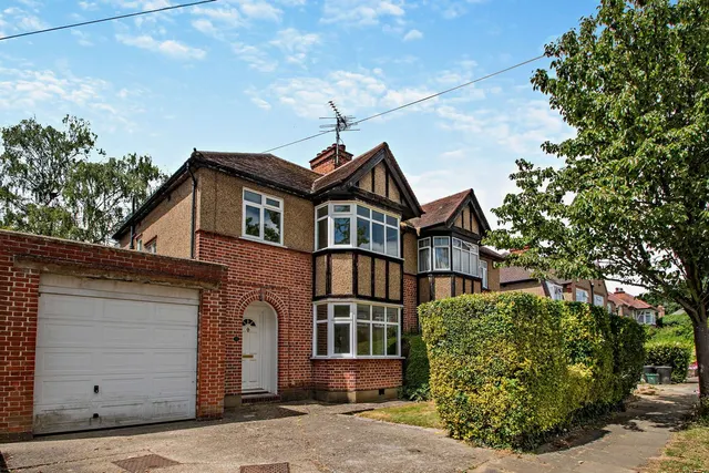 Chandos Road, Pinner, HA5, photo 1