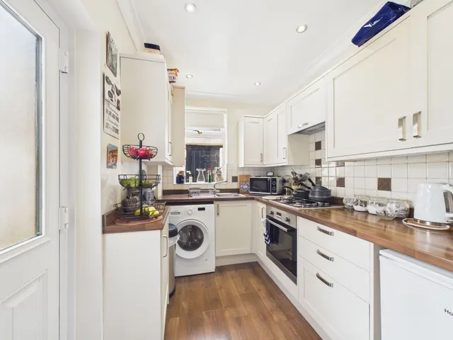 Burnley Road, Rawtenstall, BB4, photo 3