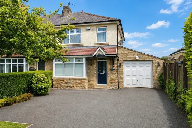 Huddersfield Road, Brighouse, HD6, photo 1
