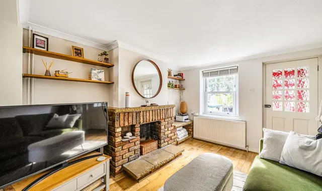 Middle Road, Leatherhead, KT22, photo 2