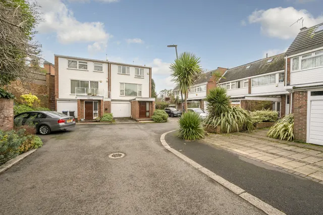 9 Lansdowne Close, London, photo 1