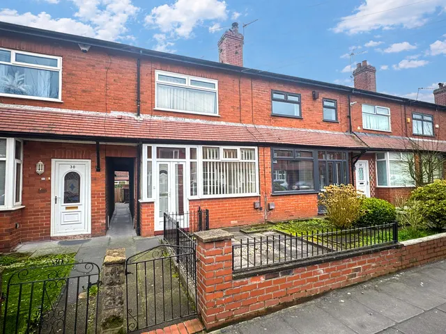 St. James Avenue, Elton, Bury BL8, photo 1