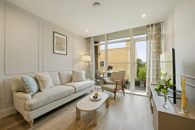 Frazer Nash Close, Isleworth, TW7, photo 2