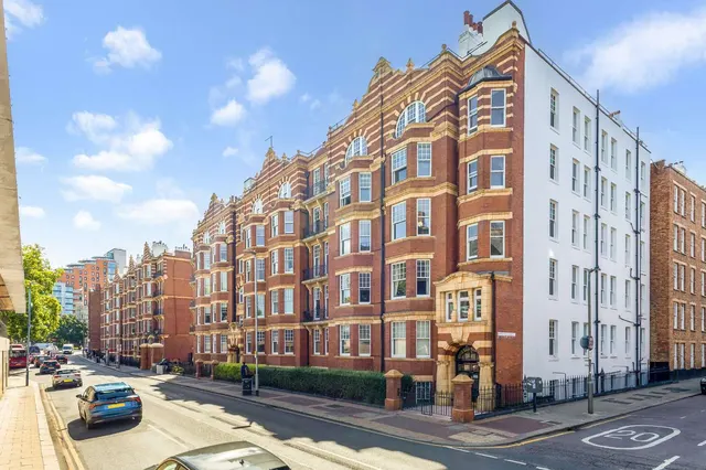 Lower Richmond Road, Putney, SW15, photo 1
