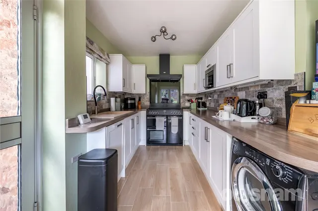 Photo 3 — Southcrest Road, Redditch, Worcestershire, B98 7HZ