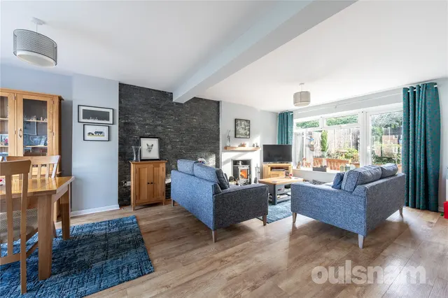 Photo 2 — Southcrest Road, Redditch, Worcestershire, B98 7HZ