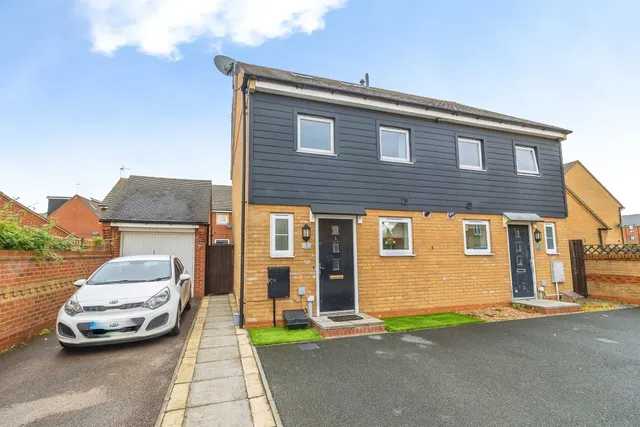 Somerset Walk, Broughton, MK10, photo 1