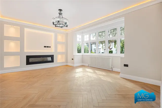 Beech Walk, London, NW7, photo 3