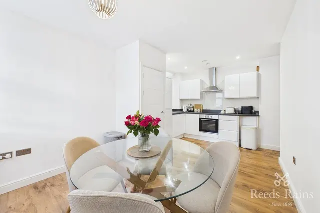 2 bedroom flat — Dorchester Apartments, Stockport, Cheshire, SK1