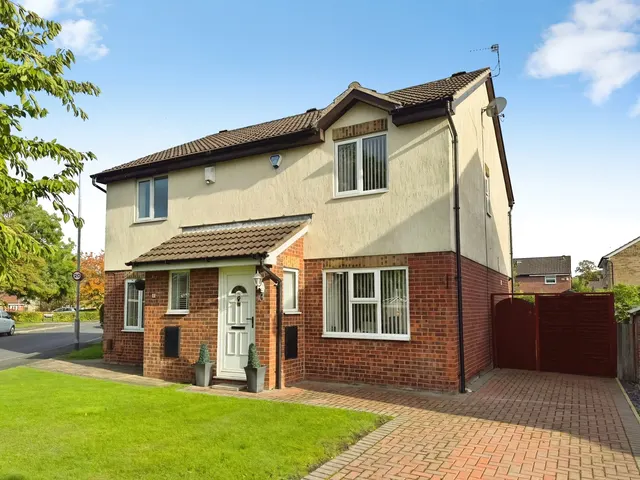Uppermill Drive, Burnage, M19, photo 1