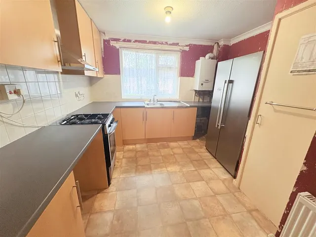 Photo 3 — Westward Road, Hedge End, Southampton