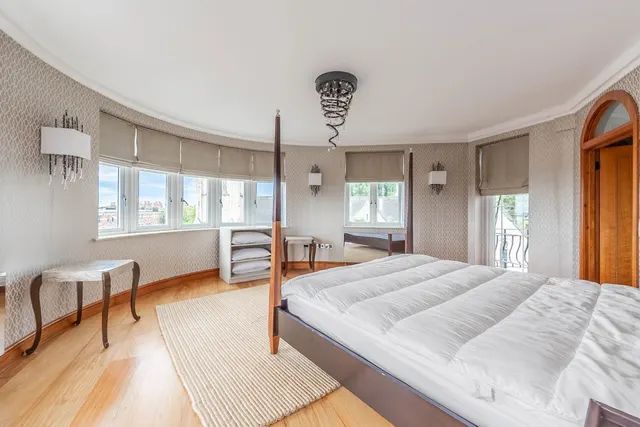 Photo 2 — 25 Palace Court, 250 Finchley Road, London