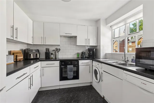 Elderfield Place, London, SW17, photo 1