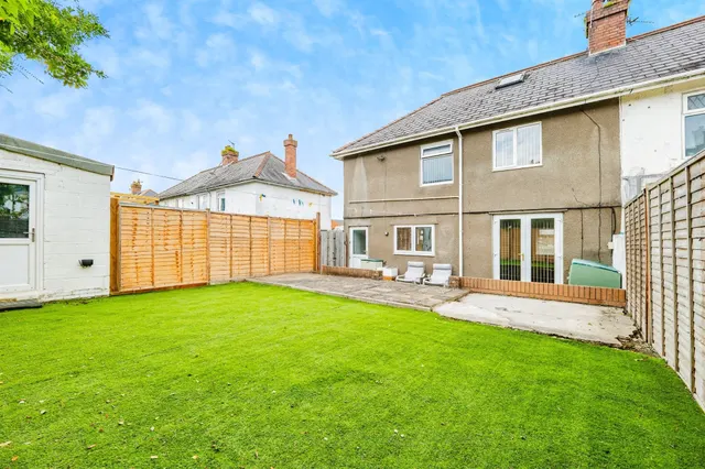 Claude Road, Barry, CF62, photo 1