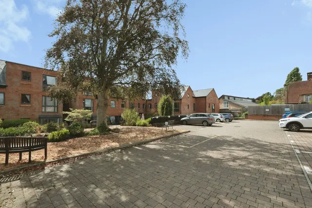 St. Margarets Way, Midhurst, GU29, photo 2
