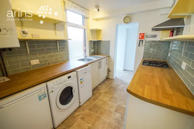 Pitcroft Avenue, Reading, RG6, photo 3