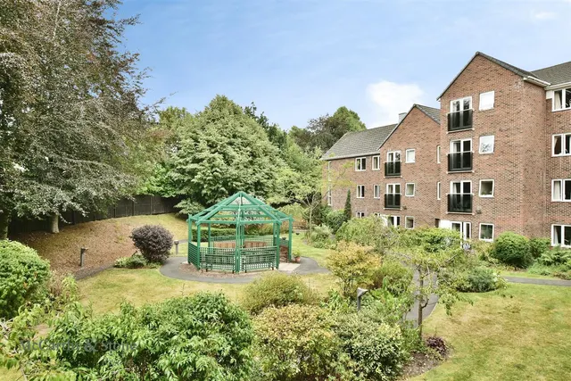Station Approach, Cheadle Hulme, SK8, photo 2