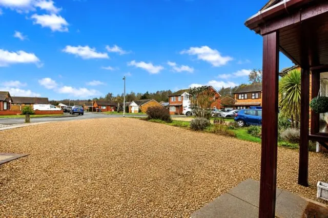 Photo 2 — Witchford Close, Lincoln