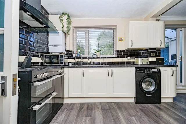Coates Way, Watford, WD25, photo 3