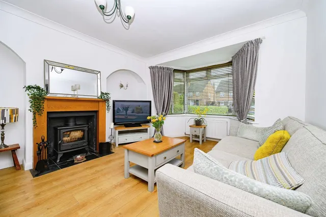 Coates Way, Watford, WD25, photo 2