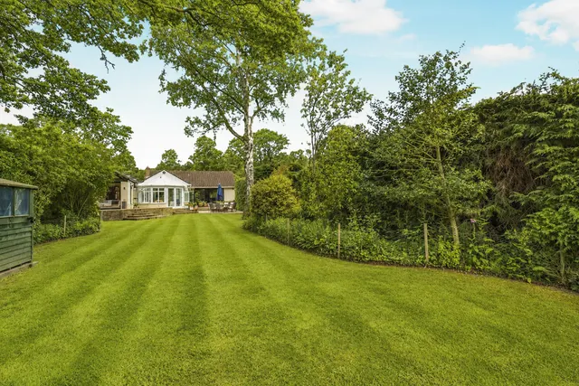 Forest Lane, East Horsley, KT24, photo 1
