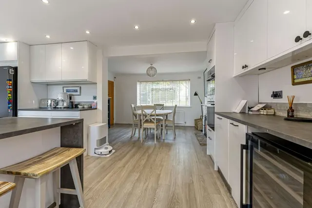Photo 2 — High View Close, Marlow, Buckinghamshire, SL7 3QN