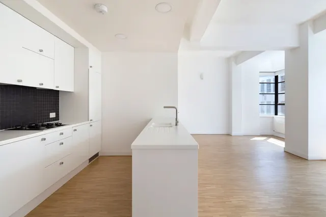 Photo 3 — Flat 3, 32 Leather Lane, London
