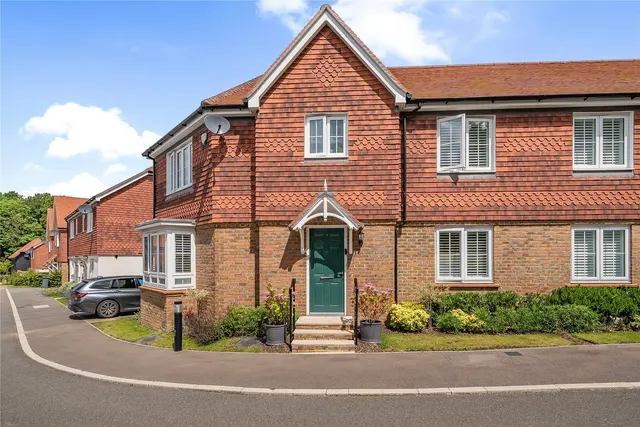 Damson Drive, Halstead, Sevenoaks, Kent, TN14, photo 1