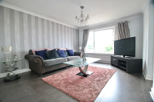 Photo 3 — Morar Drive, Cumbernauld, G67 4LQ