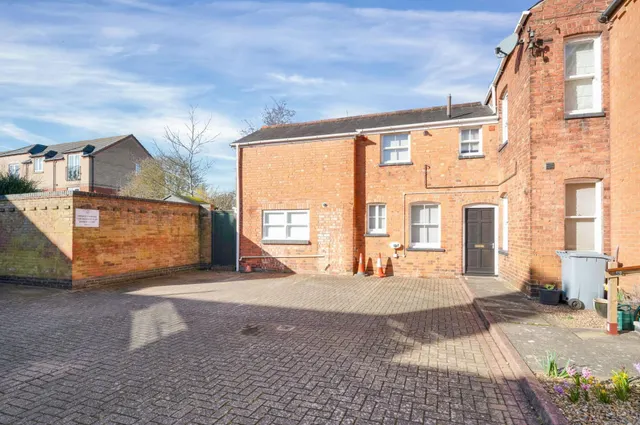 South Street, Baines Court South Street, LE15, photo 2